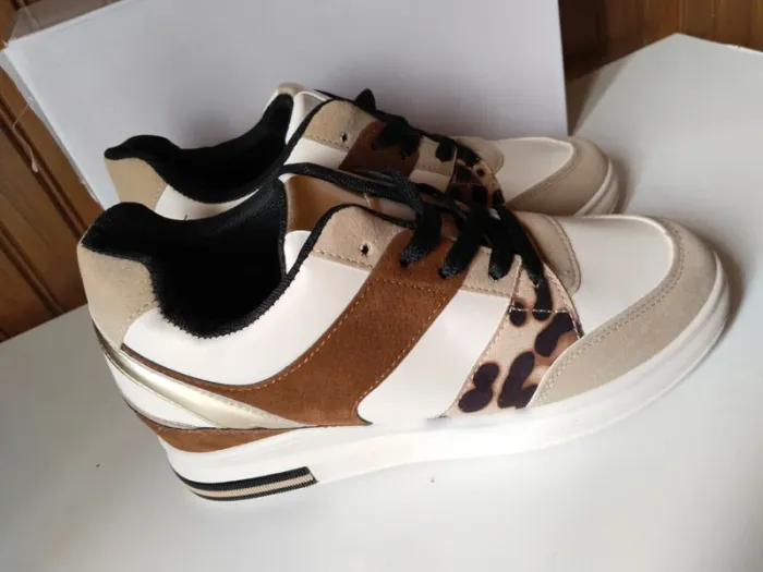 Magnifique paire de baskets compensées femme pointure 40 - photo numéro 6