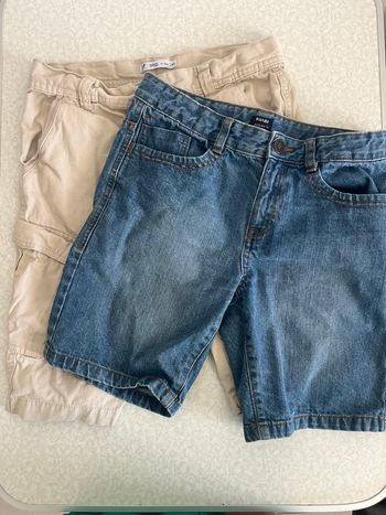Lot de 2 bermudas - 12 ans - taille réglable 