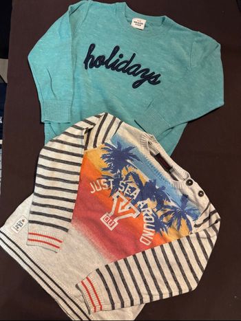 Lot 2 pulls légers 24 mois Holidays