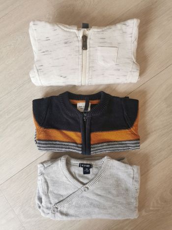 Lot gilets 3 mois