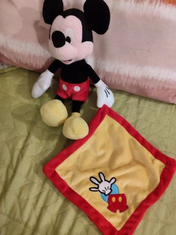 doudou mickey mouchoir