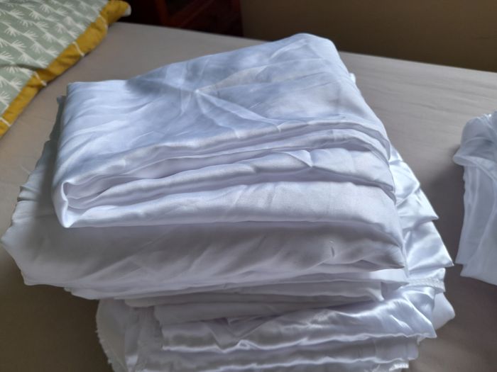 Lot de nappes blanches - photo numéro 2