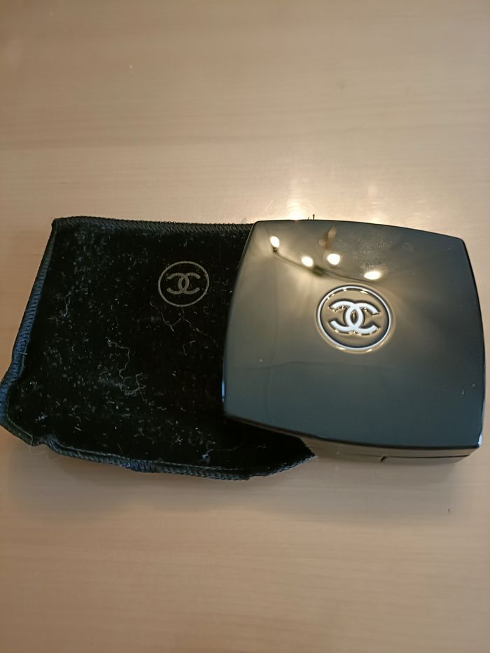 LOT PALETTE + BLUSH CHANNEL NEUF - photo numéro 2