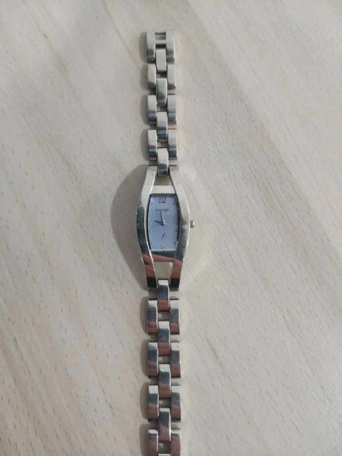 Montre fine femme Fossil f2 argent