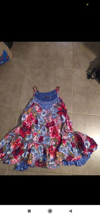 Robe catimini en très bon état 12 ans