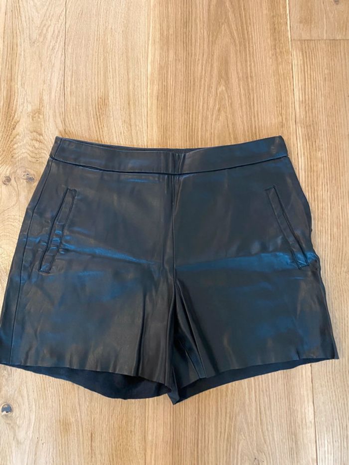 Short simili cuir noir