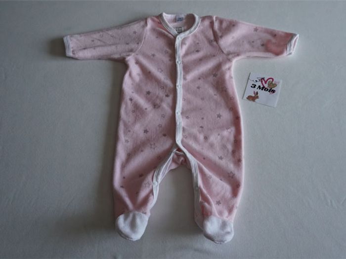 Pyjama velours rose/gris/blanc fantaisie Trois kilos Sept Taille : 3 mois