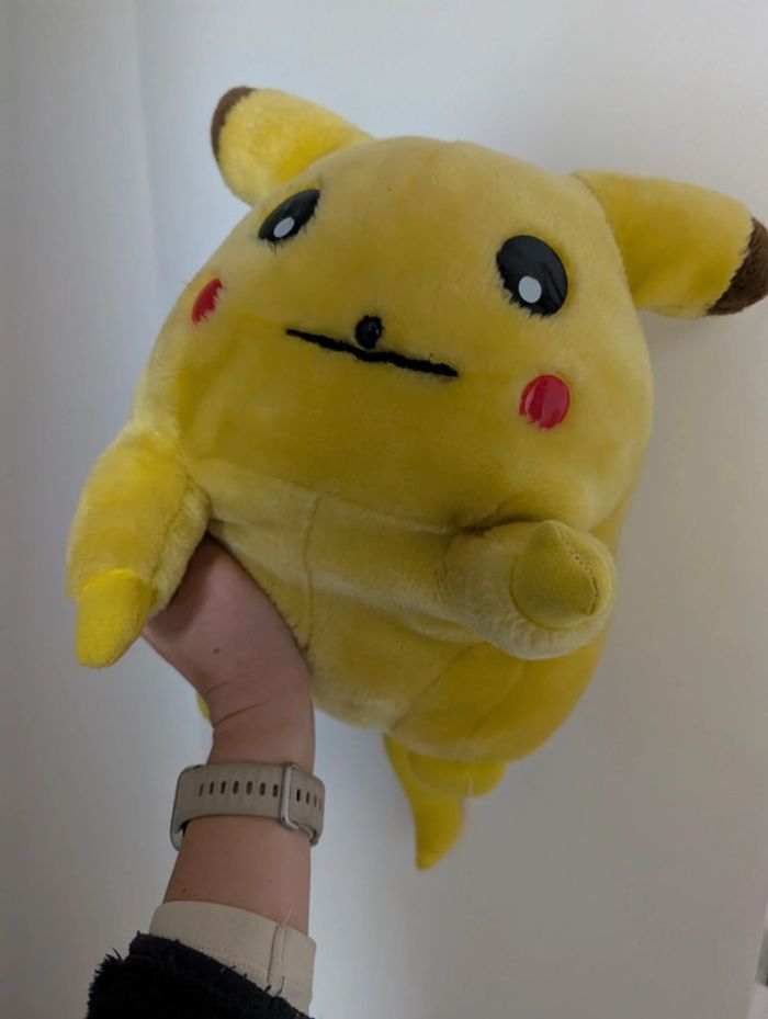 Grosse peluche pokemon