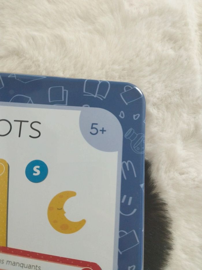 Jeux d'apprendre les mots avec des aimants boîte en métal neuf jamais utilisés - photo numéro 8