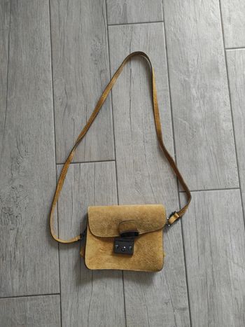 Sac à bandoulière jaune moutarde classe