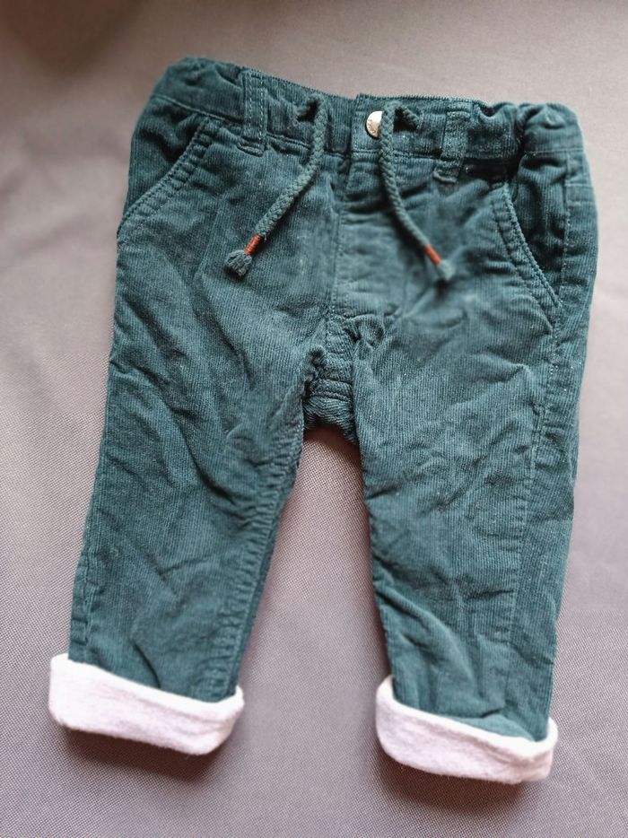 Pantalon velours vert 🦕 Taille 6 mois - photo numéro 2