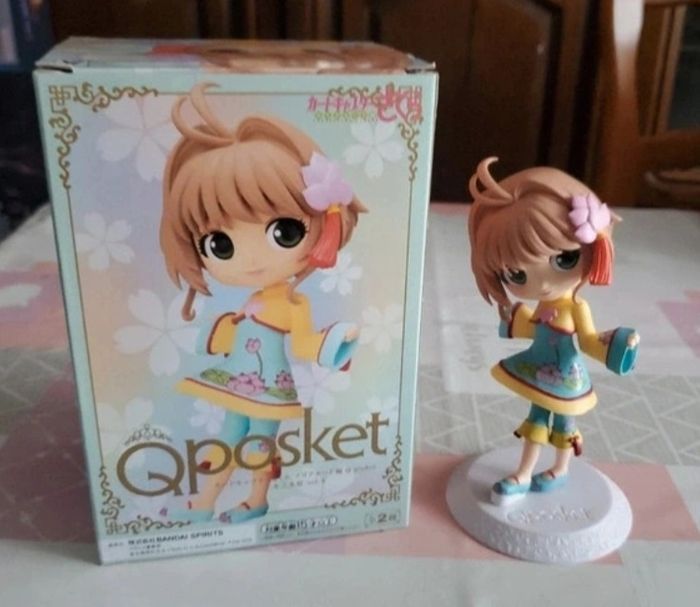 Figurine sakura la chasseuse de cartes