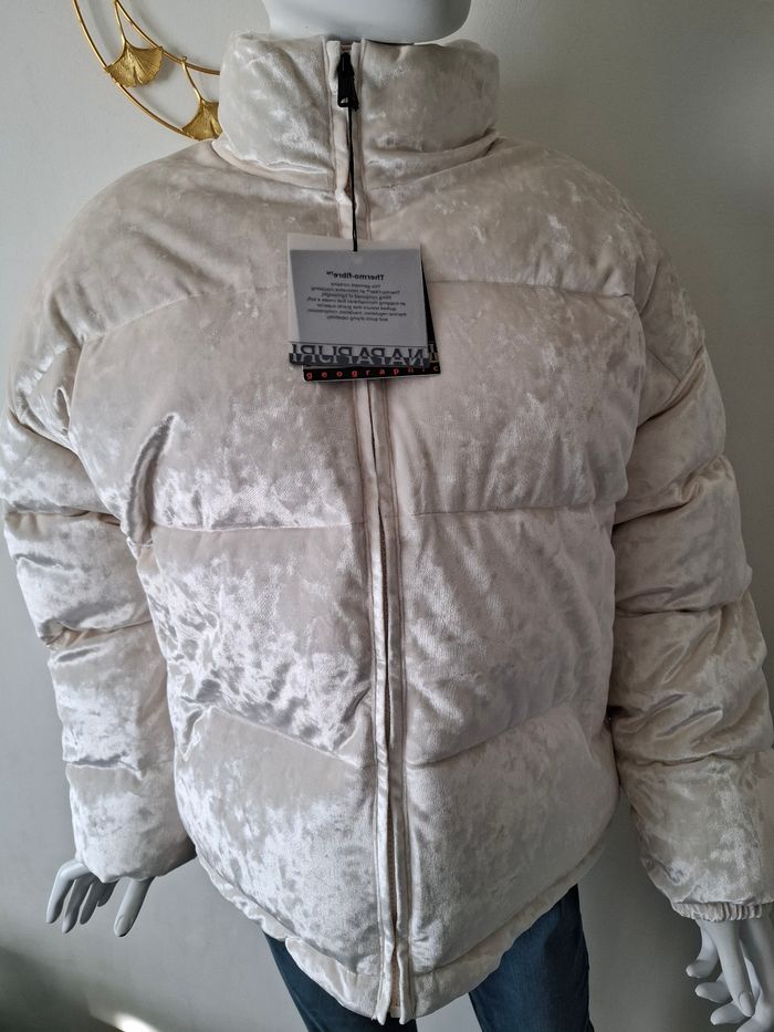 Doudoune Napapijri effet velours beige – chaude & stylée – taille M (neuve)
