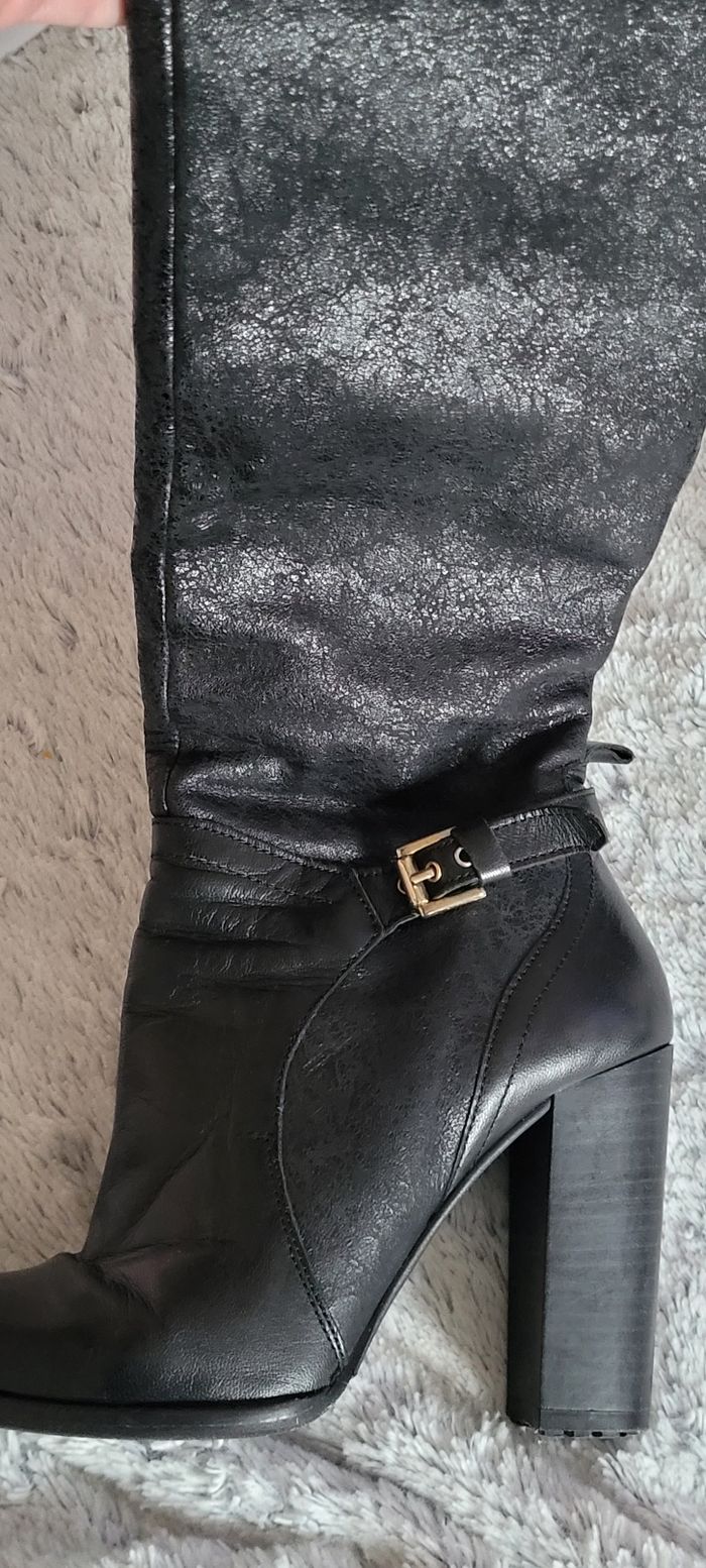 Bottes  noires - photo numéro 2