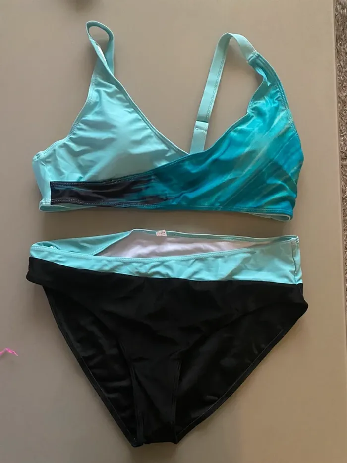 Maillot neuf - photo numéro 2