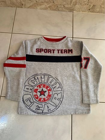 Sweat gris 8 ans
