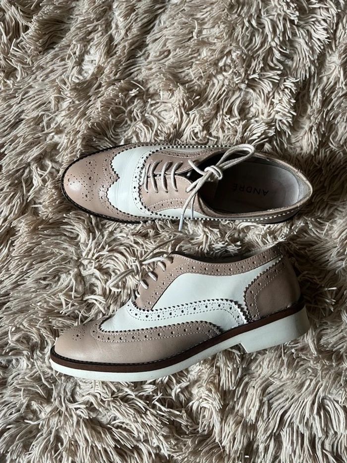 Magnifiques derbies tout cuir modèle Nathan beige et blanche 37