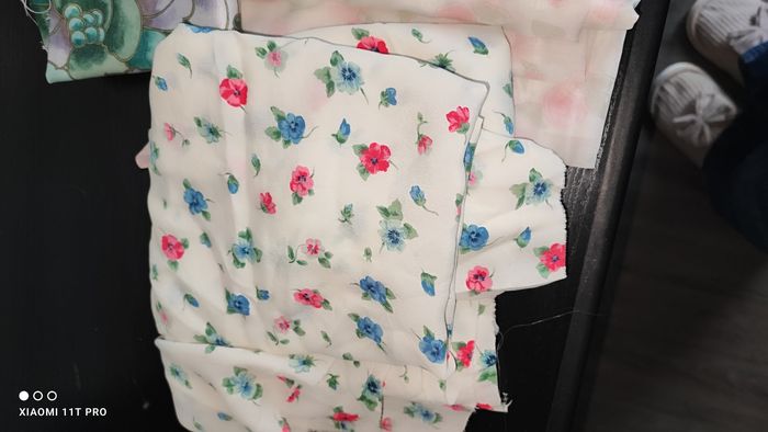 Lot chutes de tissus varier, en bon état - photo numéro 2