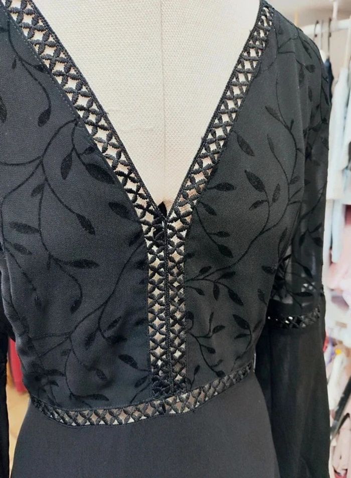 Magnifique robe noir neuve taille 40 - photo numéro 3
