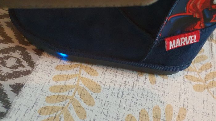 Bottines Marvel Spiderman taille 32 les semelles s'illumine - photo numéro 5