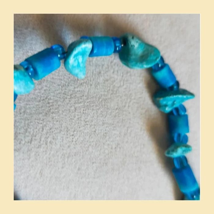 Collier fantaisie – Pierres turquoise et perles bleues - photo numéro 10