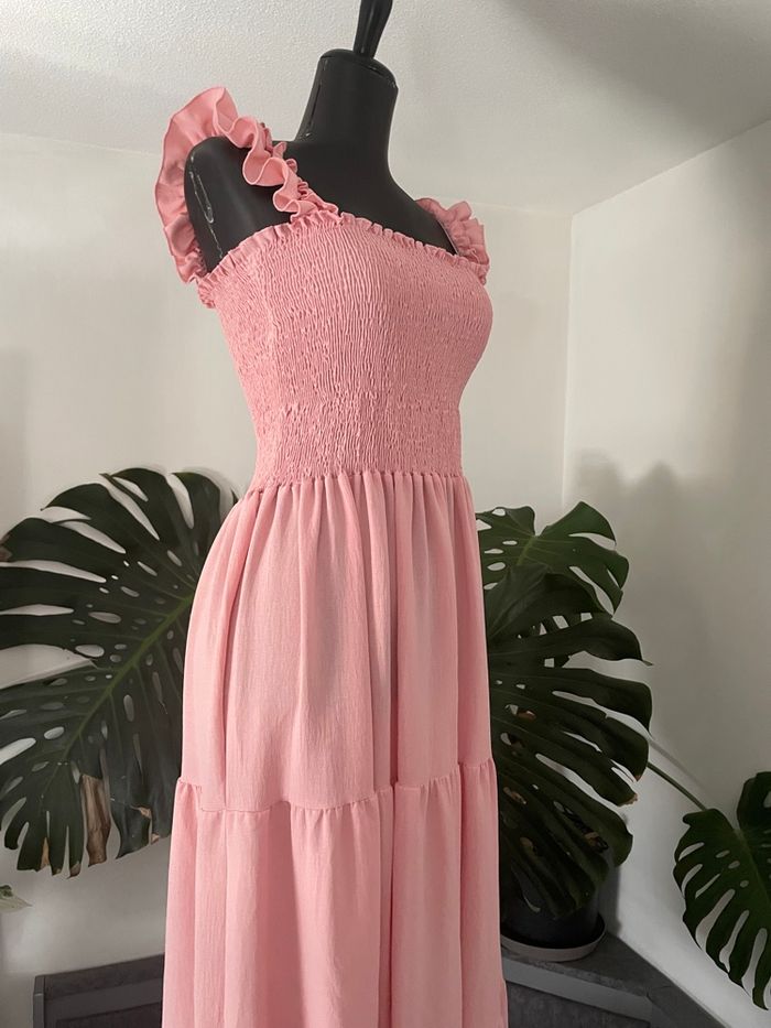 Très jolie robe longue rose poudré, neuve sans étiquette. - photo numéro 3