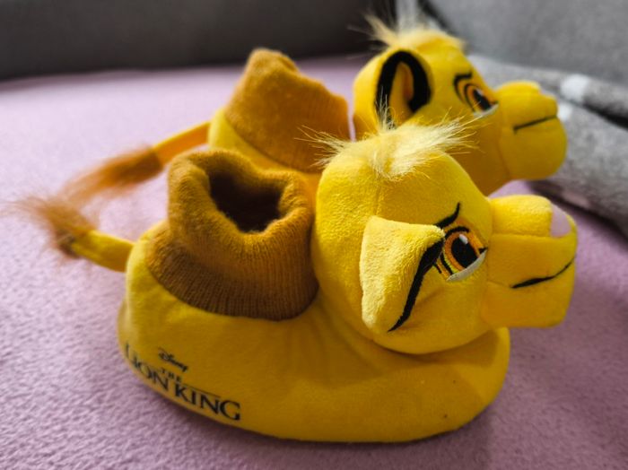Chaussons Roi Lion taille 24 - photo numéro 2