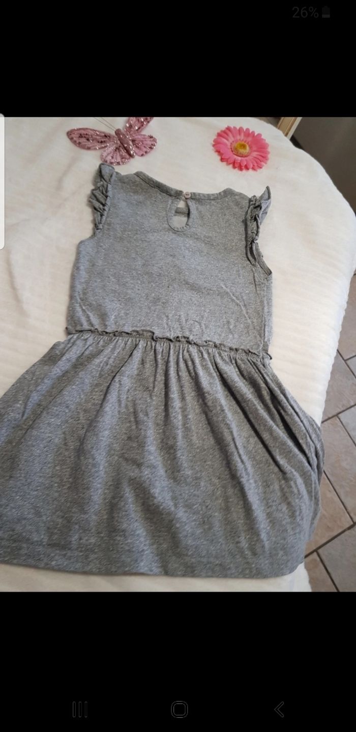Robe taille 4 ans - photo numéro 4
