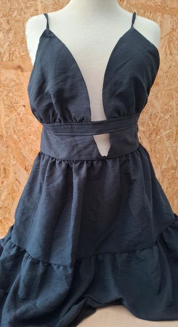 Robe décolleté V dos nu