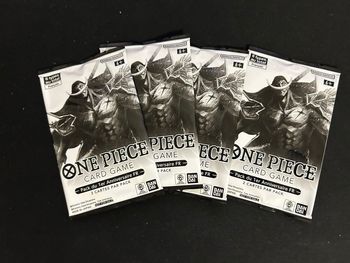 4 boosters anniversaire one piece barbe blanche 