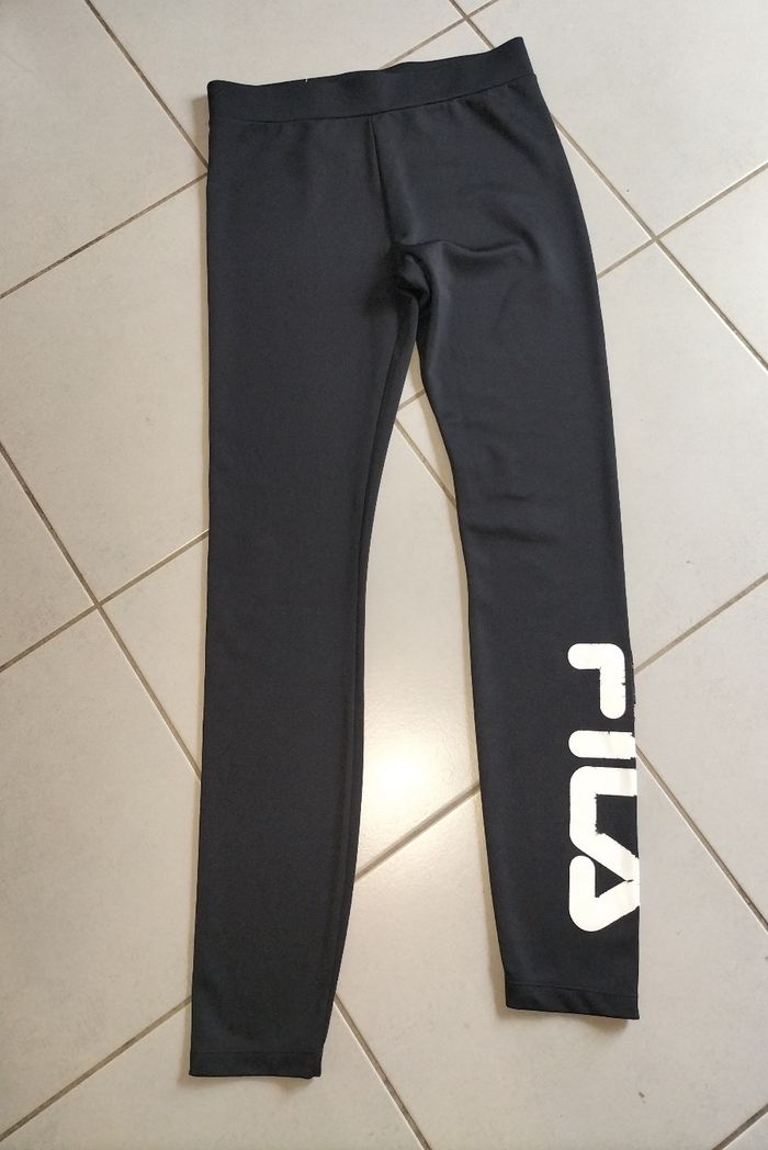 Lot de quatre vêtements - photo numéro 8