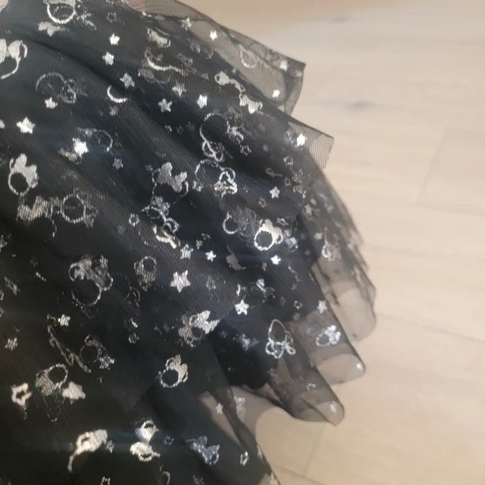 Magnifique robe Minnie noir, argenté et rouge. Fille 8 ans. Marque Disney - photo numéro 2