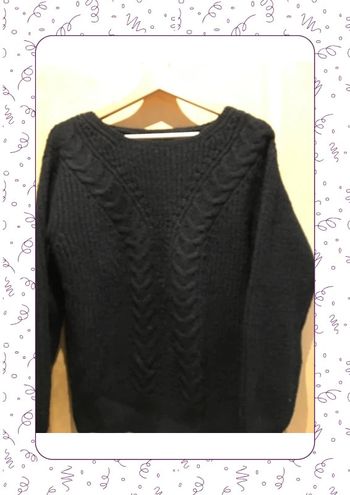 Pull noir in extenso