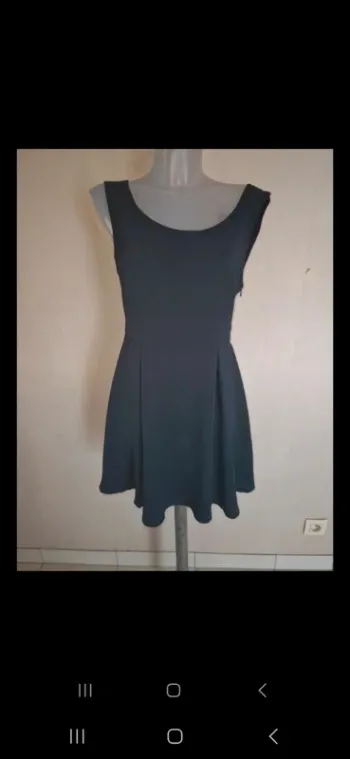 Belle robe la petite étoile taille 38 bleue marine