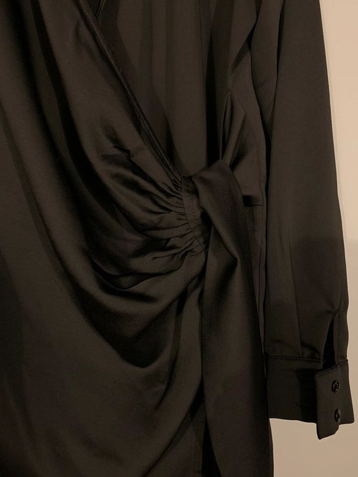 Robe en satin noire - photo numéro 3