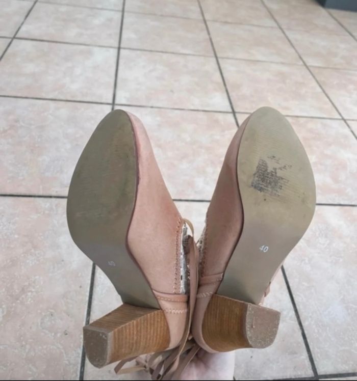 Bottine beige avec de la dentelle taille 40 de chez U Collection en bon état - photo numéro 5