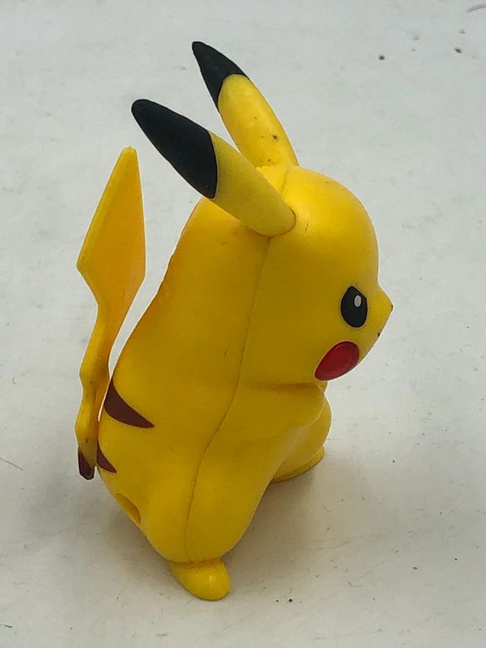 Figurine Pokémon Pikachu 8cm - photo numéro 3