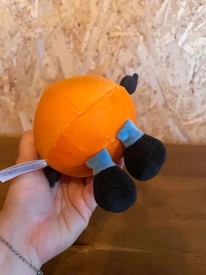 Peluche Les Minions Bob en carotte - photo numéro 7