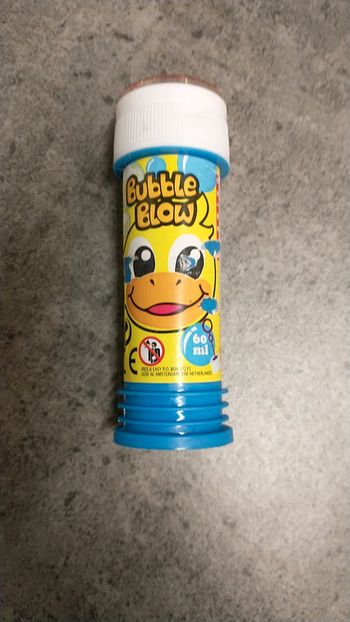 Jouet pour faire des bulles avec du liquide vaisselle