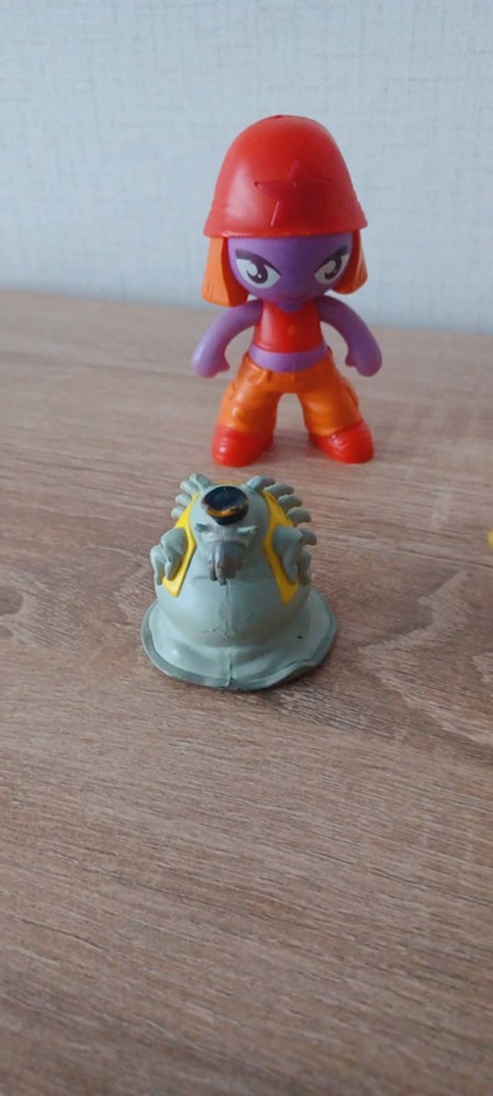 Lot de 9 petits jouets figurines enfant - photo numéro 2