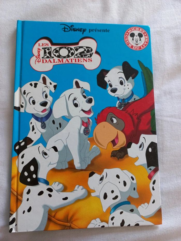 Lot de 3 livres du club juniors mickey, le monde de nemo,ambi et les 102 dalmatiens - photo numéro 2