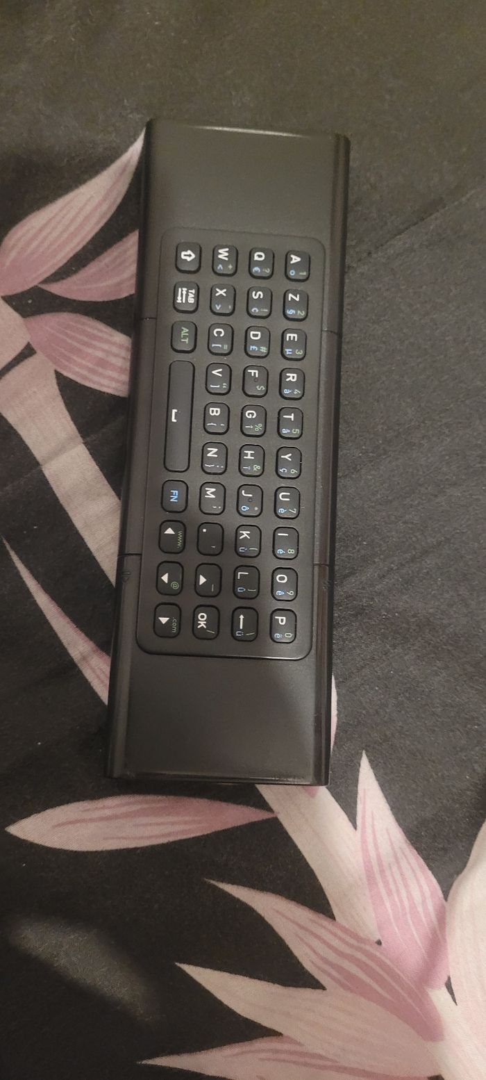 Telecommande sfr neuf - photo numéro 2