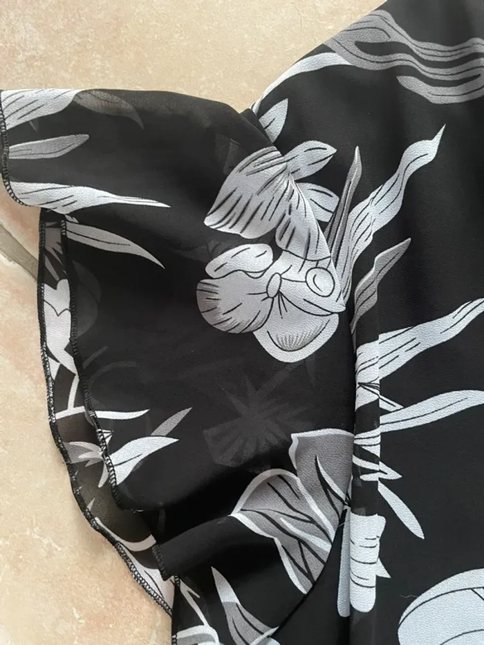 Magnifique robe d’été toute doublée en 44/46 dos en dentelle noire excellent état - photo numéro 6