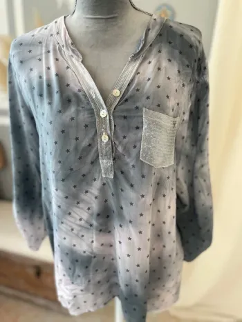 Superbe chemise fluide grise et sequins avec étoiles taille 38