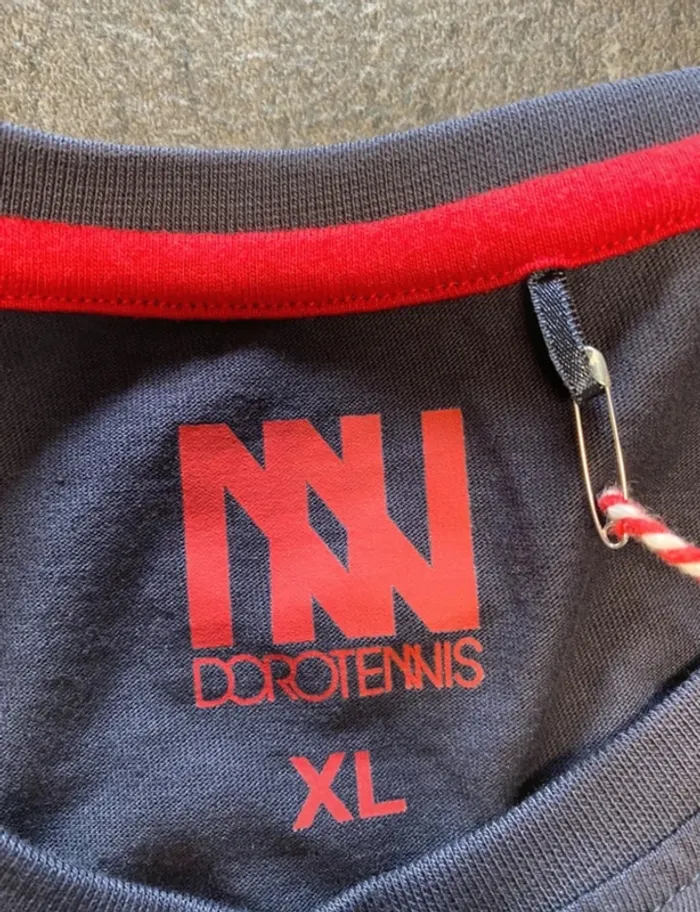 T-shirt femme Dorotennis bleu marine rouge – Taille XL mais taille plutôt M – Neuf avec étiquette - photo numéro 4