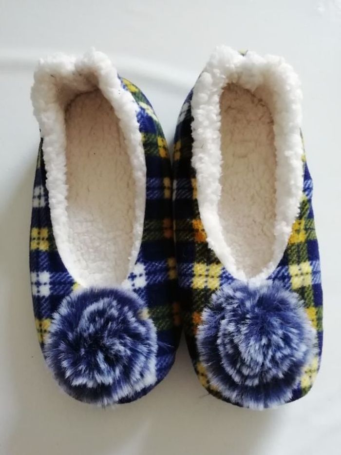 Très jolis Chaussons Neuf