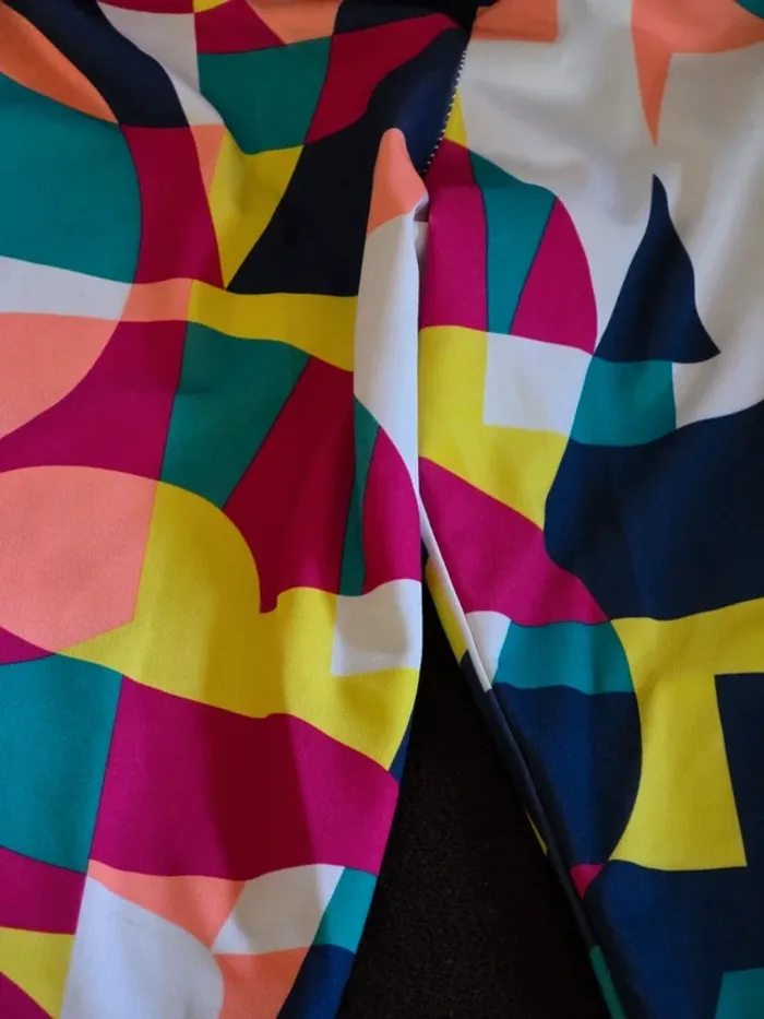 Ensemble coloré tee-shirt manches courtes et cycliste - photo numéro 9