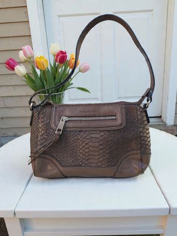 sac à mains à bandoulière de la marque Francinel en simili cuir marron