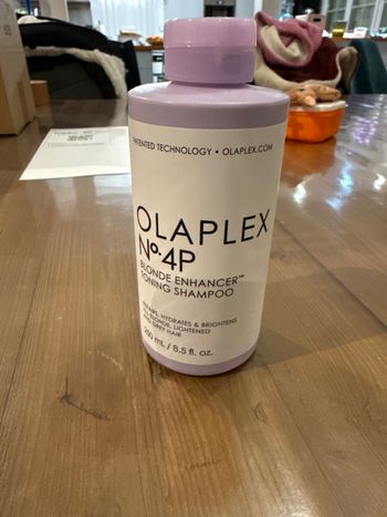 Olaplex N°4P Blonde Enhancertm Toning Shampoo