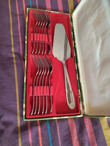 Coffret pelle à gâteau et 12 fourchettes à dessert